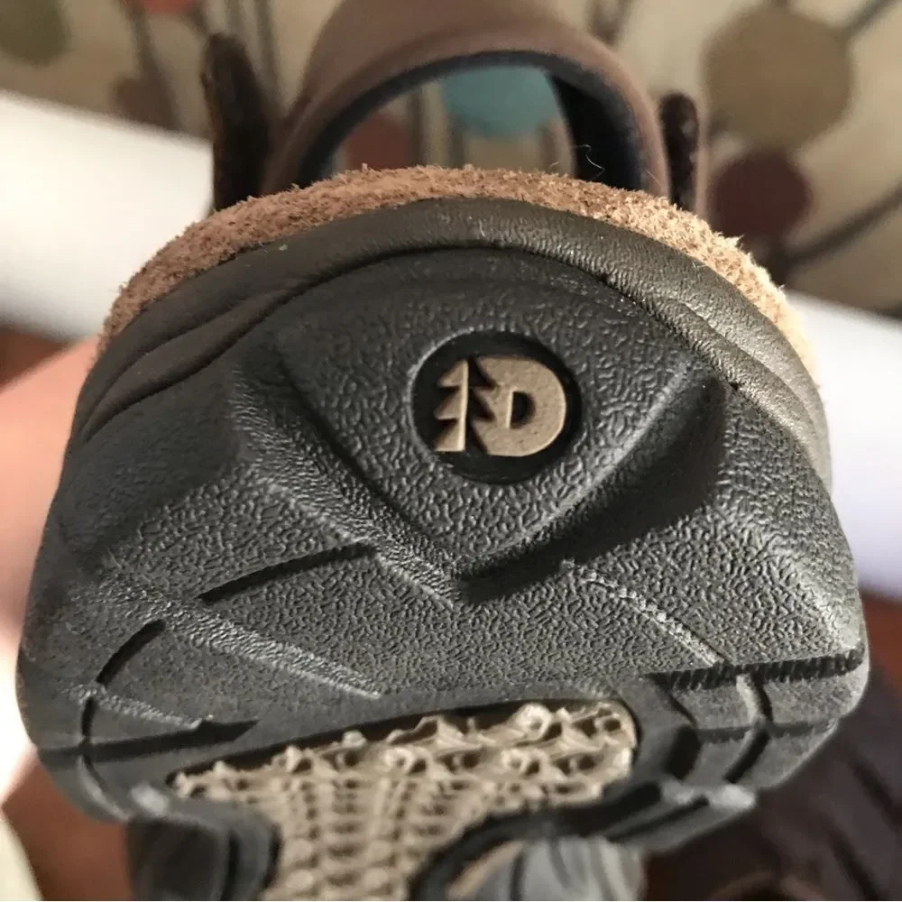 New Balance Dunham Leather Sandals